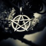 El simbolismo de la magia satánica